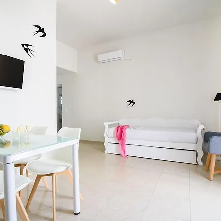 De Naxia Hotel Perissa (Santorini)
