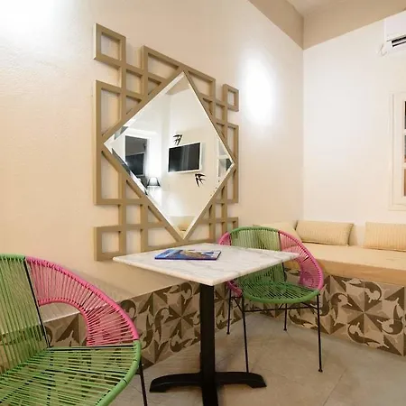 De Naxia Hotel Perissa (Santorini)