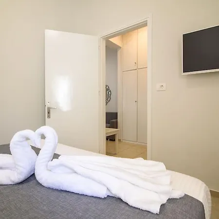 Hotel De Naxia Perissa (Santorini)